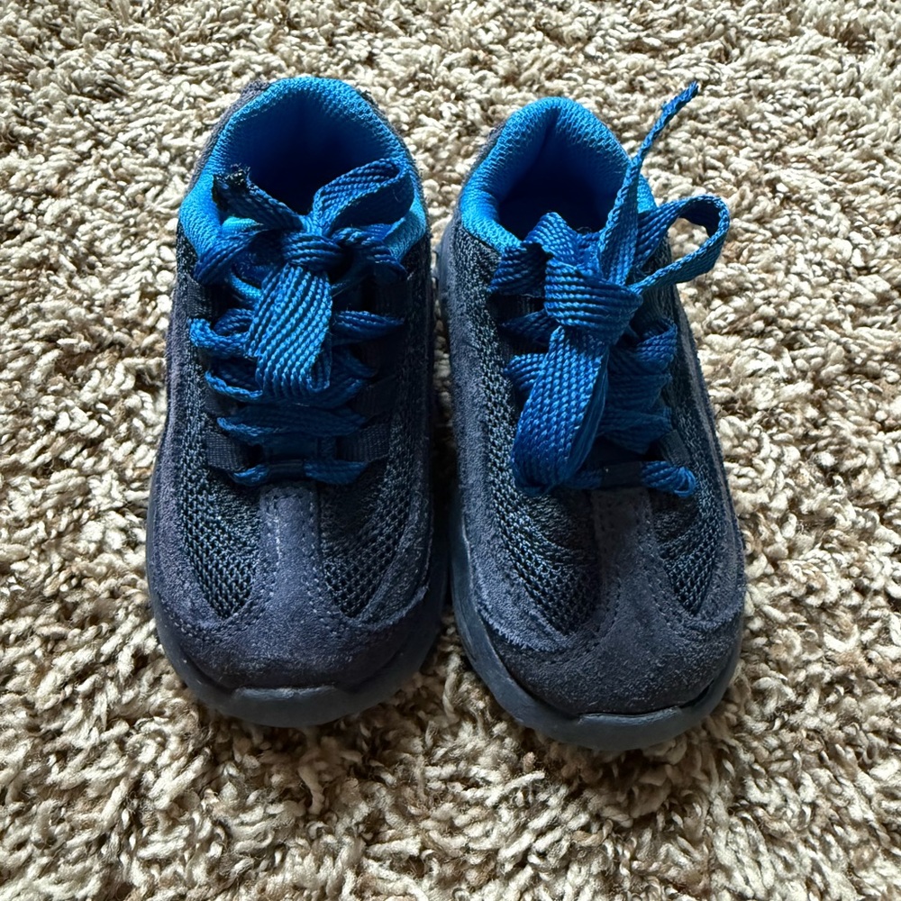 Boy shoes 5t - Picture 3 of 11